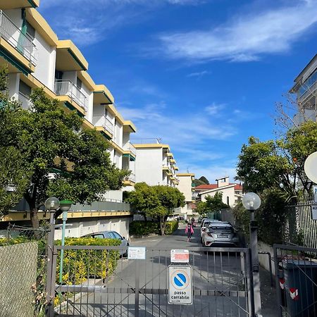 Franca'S House Apartment Bordighera Exterior foto